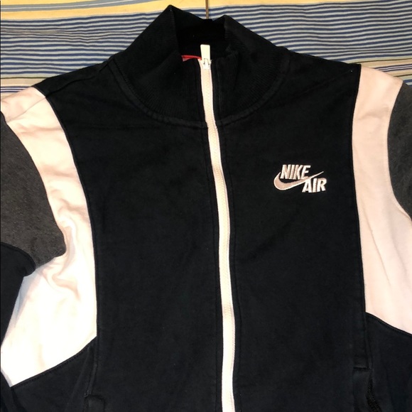Nike Jacket - Picture 3 of 4